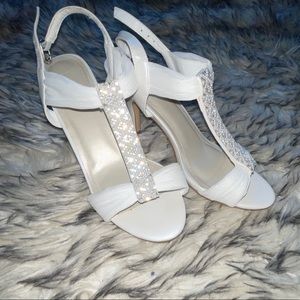 White heels size 7.5